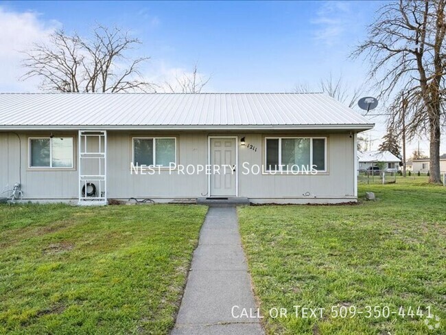 Building Photo - 1211 Vandenburg Ave Rental