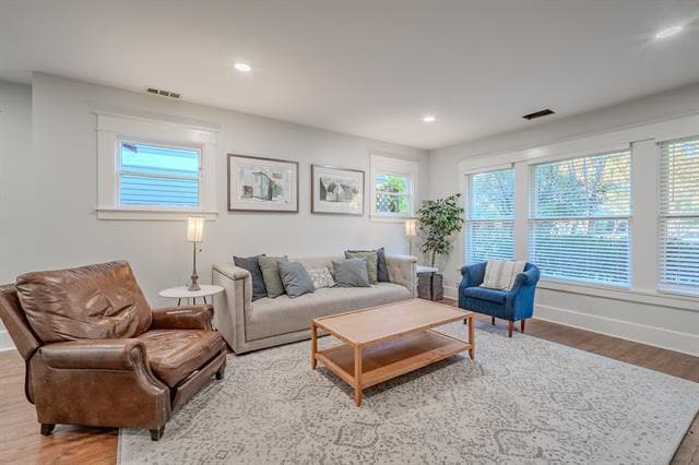 Photo - 5822 Belmont Ave