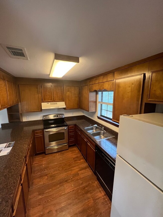 Photo - 1233 Cross Creek Cir