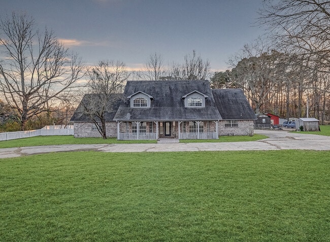 Building Photo - 2607 Lonnie Ln