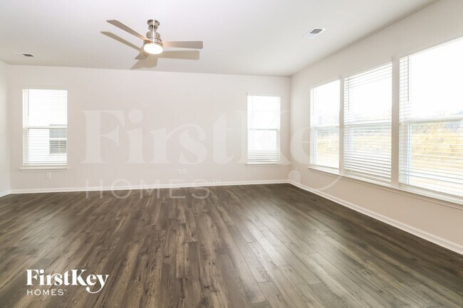 Photo - 618 Goldburn Wy