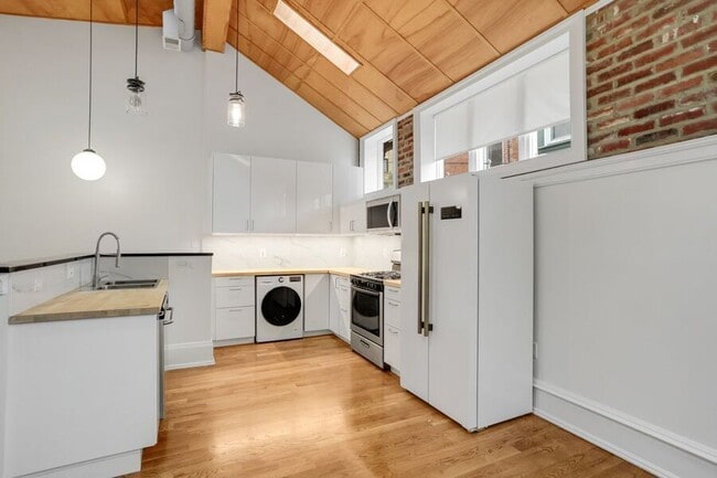 Building Photo - 1631 16th St NW Rental