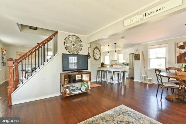 Photo - 132 Roxboro Rd