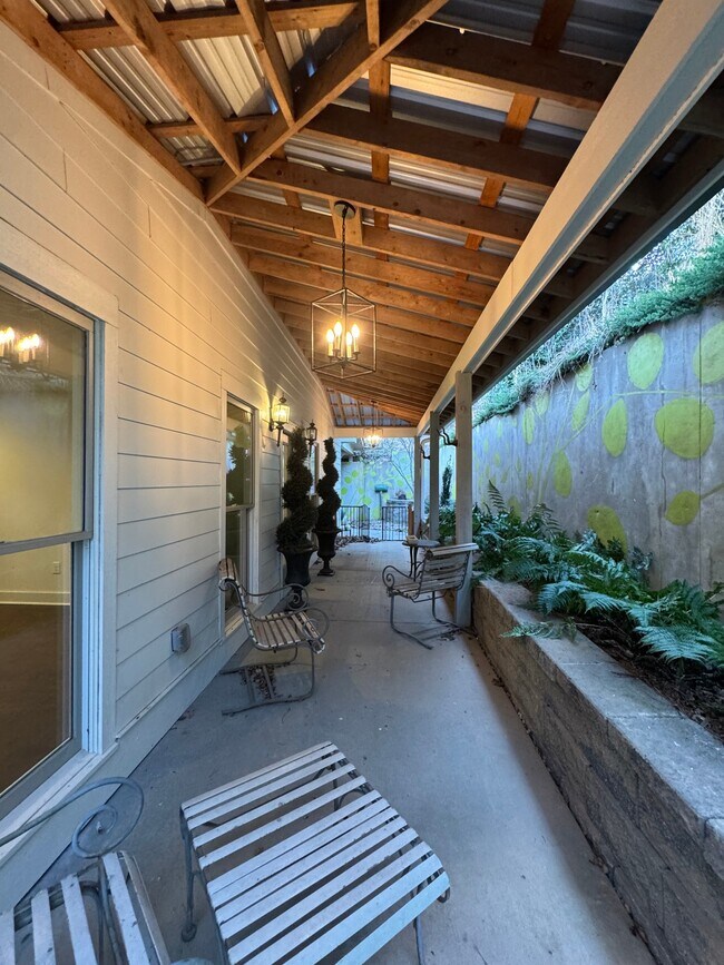 Photo - 104 Hamby St