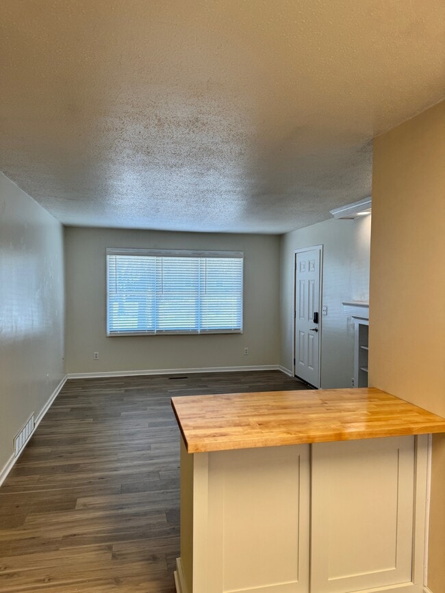 Photo - 1737 Colette Dr