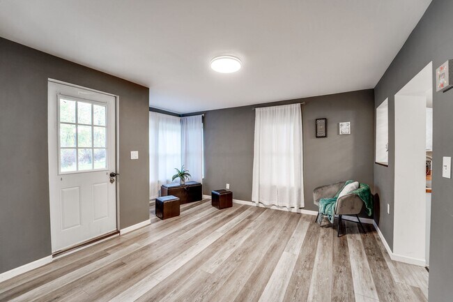 Photo - 208 S 7th St