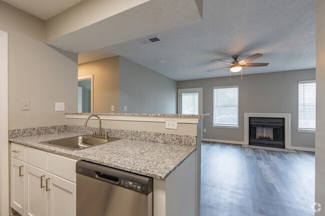 Croquet 2BR, 2BA - 972SF - Trinity Lakes