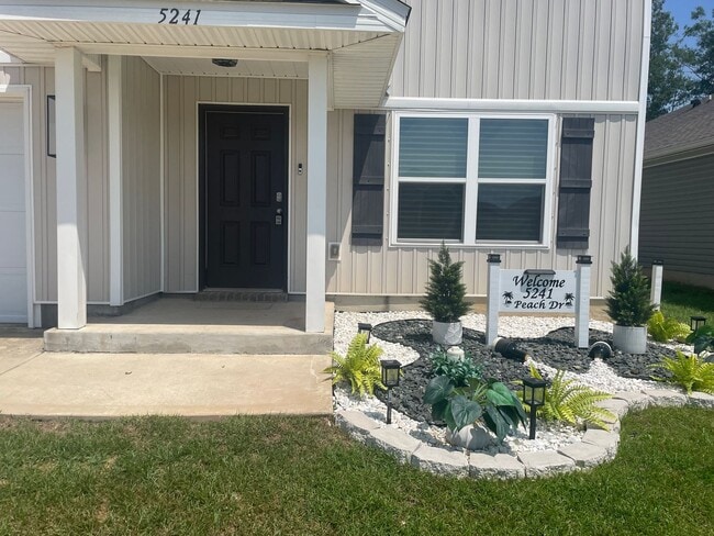 Photo - 5241 Peach Dr