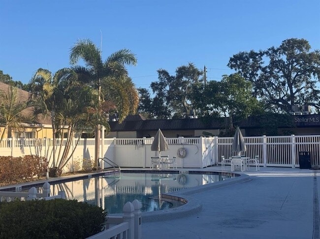 Photo - 670 Green Valley Rd Unidad F9