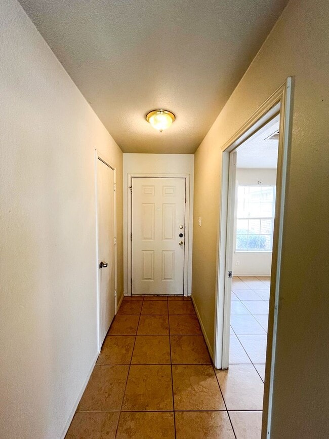 Photo - Available NOW!!!! Gorgeous 4 bedroom, 2 ba...