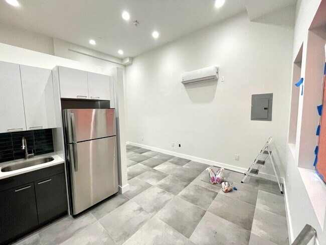 Photo - 237 Utica Ave Unit 1F