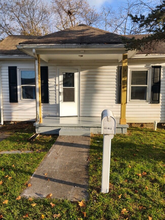 Photo - 105 Hill St NE