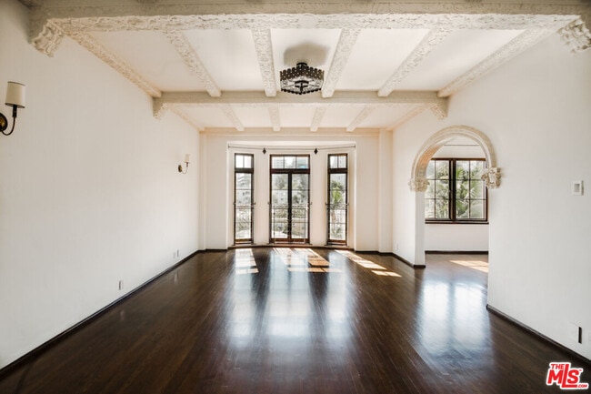 Photo - 1302 N Sweetzer Ave Unit 505