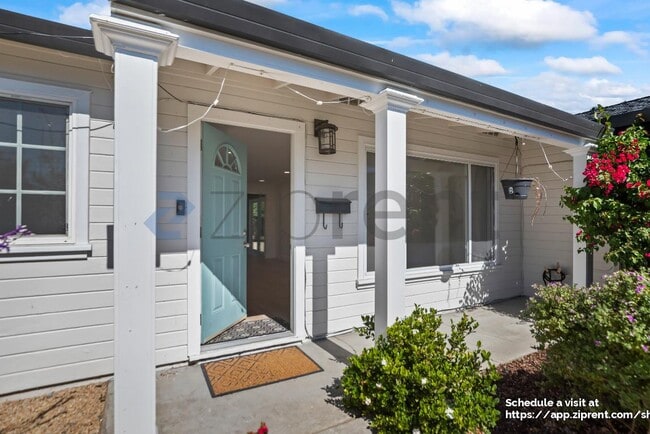 Photo - 1929 Shoreview Ave