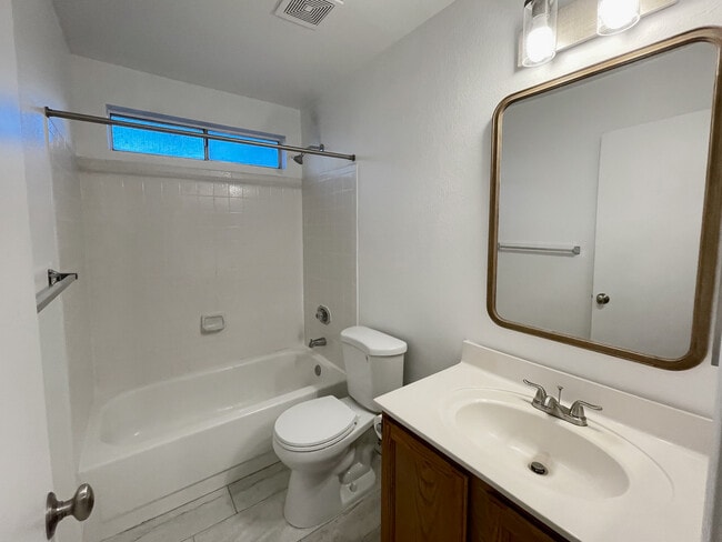 Photo - 1120 N Val Vista Dr