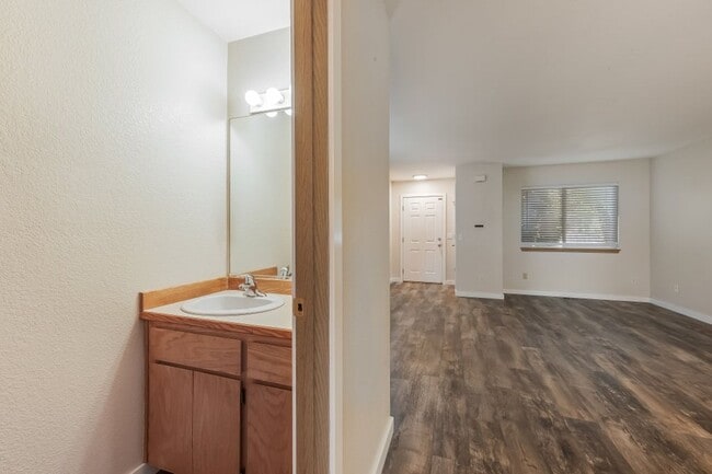 Photo - 4019 E 2nd Ave Unidad 1