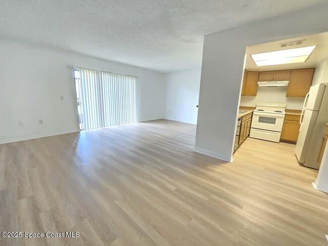 Photo - 1052 Mollie Ln