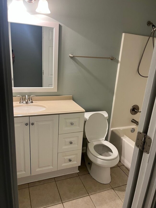 Photo - 9 Oakcrest Trail NE Unit APT A