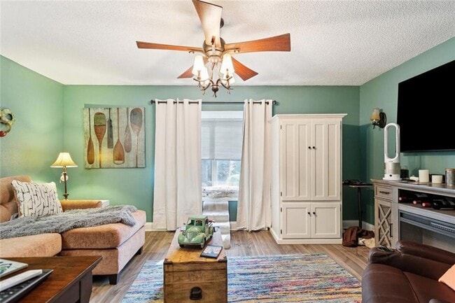 Photo - 110 Southern Star Pl