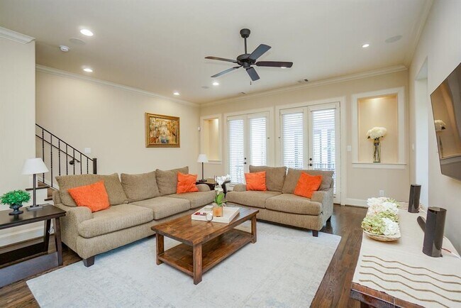 Photo - 1108 Peveto St