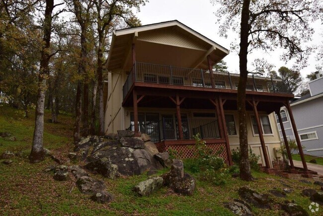 Building Photo - Beautiful 3/2.5 Lake Wildwood Home **Move-...