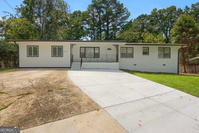 Building Photo - 137 Hillcrest Dr SE