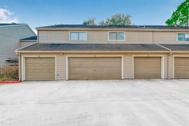 Building Photo - 6701 Sands Point Dr Unit 55