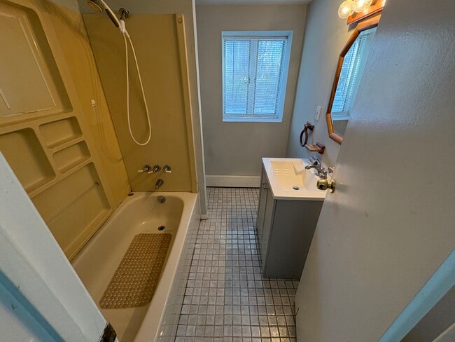 Photo - 10 Flowerfield Rd Unit 1