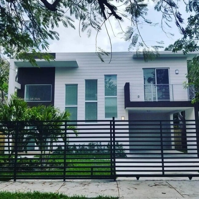 Photo - 3790 Oak Ave Casa