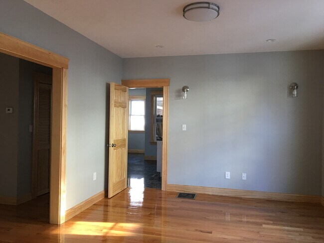 Photo - 152 Winchester St Unit 2