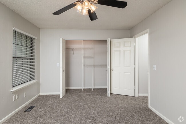 Photo - Ledford at Hamilton Place