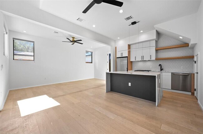 Photo - 2706 Stacy Ln