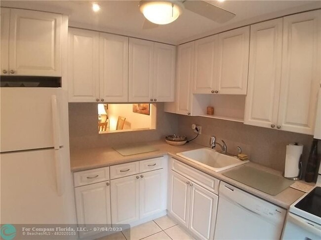 Photo - 4700 Washington St