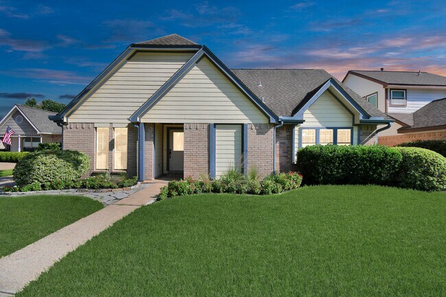 Photo - 315 Muirwood Ln