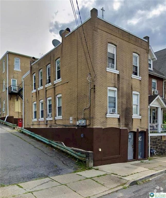 Building Photo - 625 E 4th St Unit 2R Rental