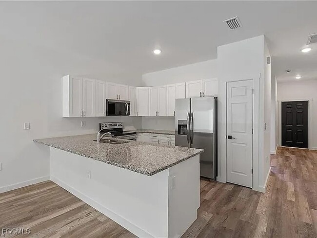 Photo - 5207 26th St SW