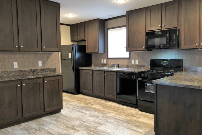 Photo - 114 Applewood Ln