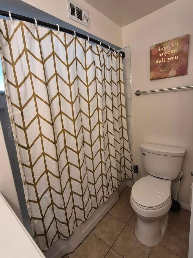 Photo - 1628 Helix St Unit 1628 Helix Street