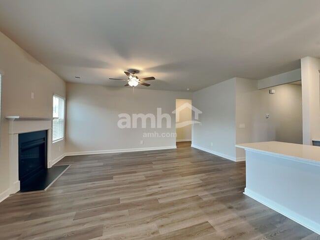 Photo - 230 Maxwell Dr