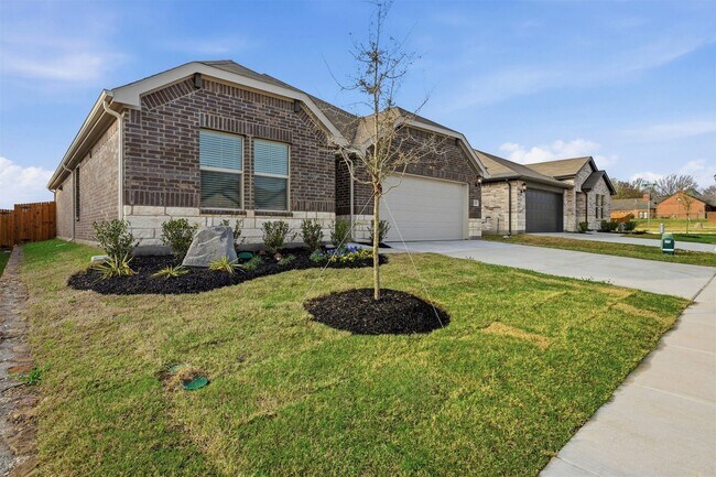Photo - NEW CONTRUCTION 3/2/2 FOR LEASE IN SHERMAN!