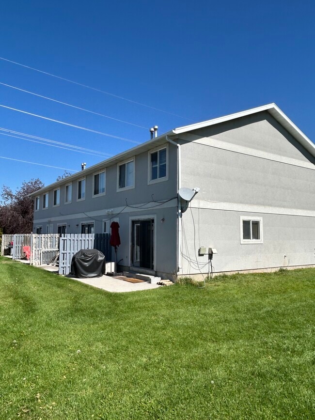 Photo - 166 E 1800 N Unit #2