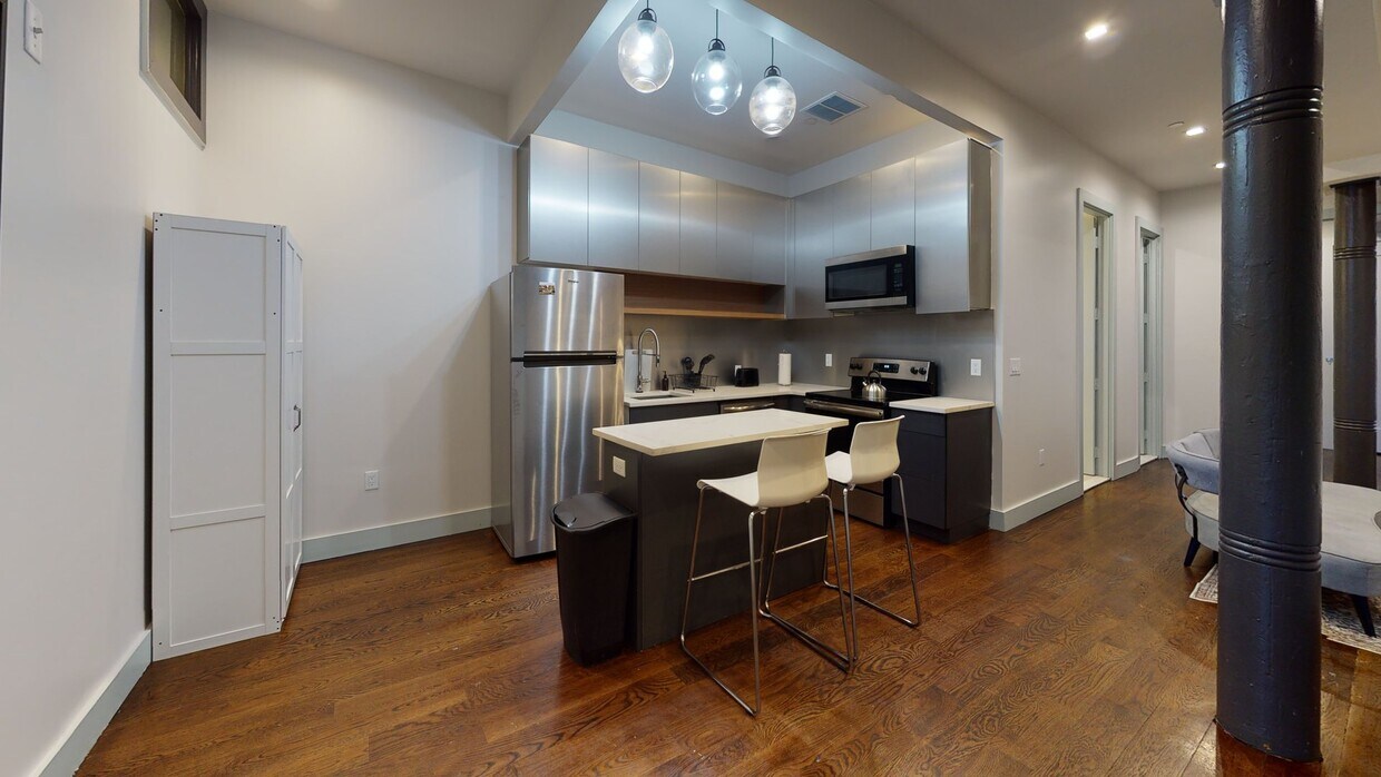 Photo - Private bedroom in 4 bed/2 bath Home
