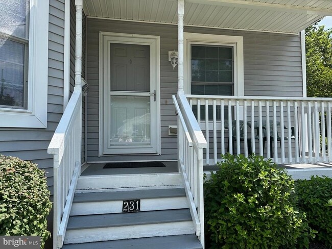 Building Photo - 231 S Main St Rental