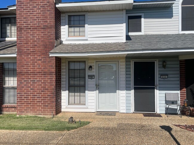 Check Out This Beauty in North Bossier! - Check Out This Beauty in North Bossier! Townhome