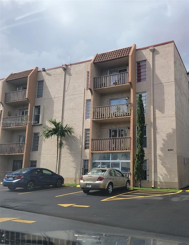 Building Photo - 4841 NW 7th St Unit 201-4