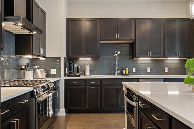 Photo - 4501 Jackson Ave Unit 5204