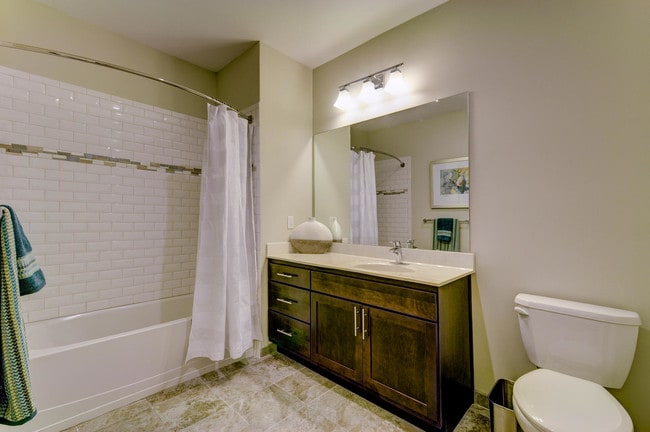 Bathroom (Tub)