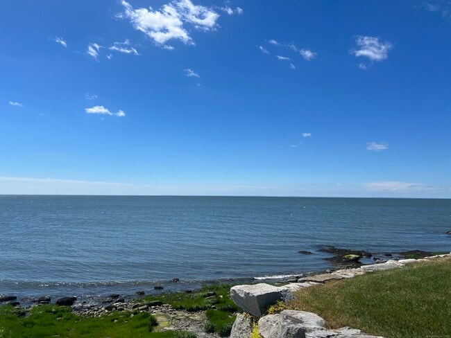 Photo - 80 Holcomb St