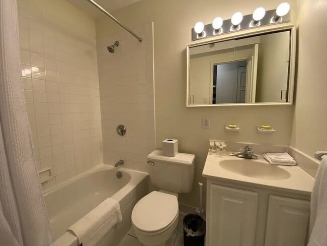 Photo - 2-Bed/1.5 Bath Apt in Pet-Friendly Complex; Pet Friendly! Ideal Location in Brookline