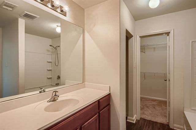 Photo - 1026 Barrymore Ln